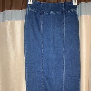 Medium wash skirt